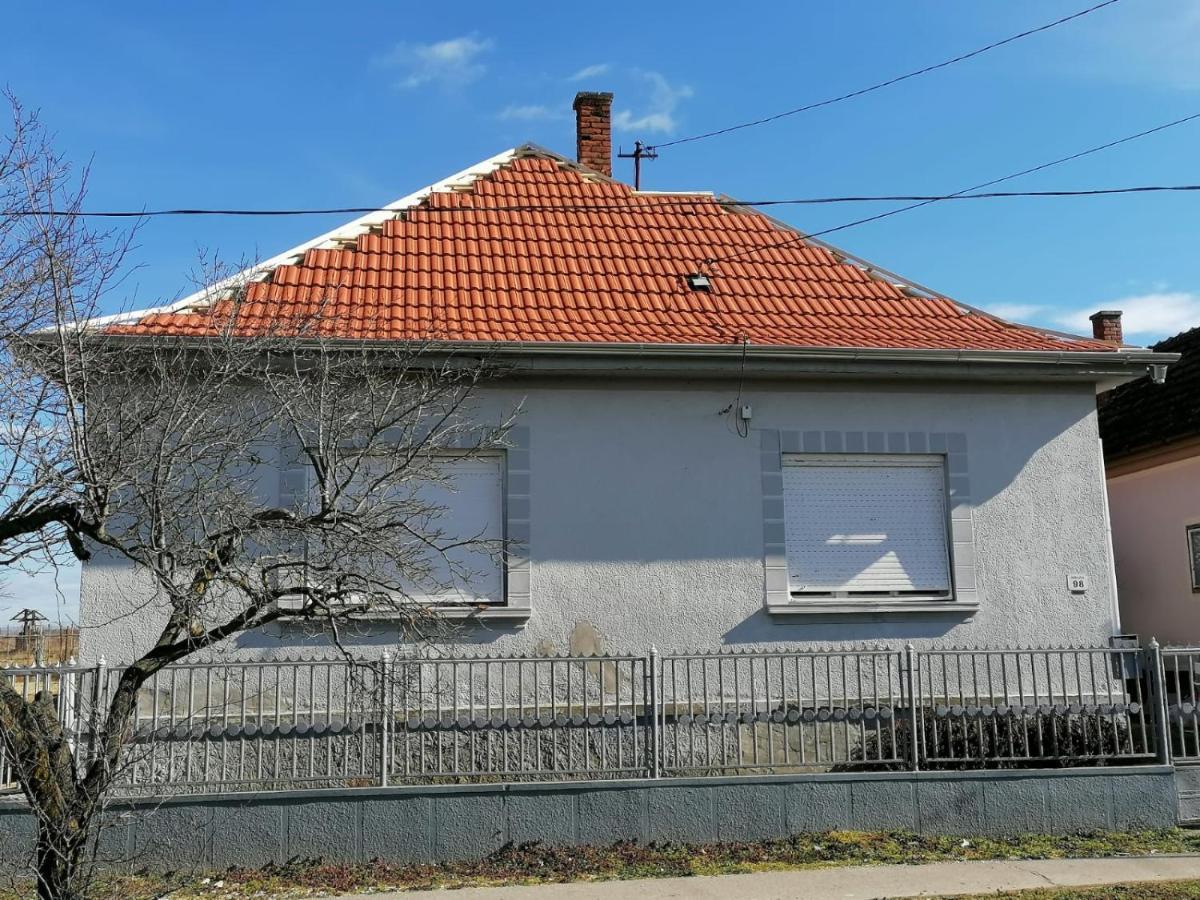 Вілла 98 Petofi Utca Balatonmagyarod Екстер'єр фото
